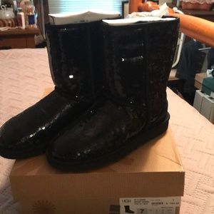 UGG short classic sparkle